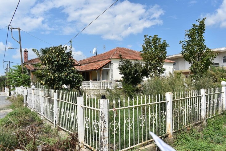 Realty photo 1
