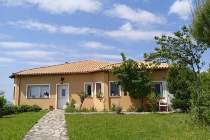 Realty photo 2