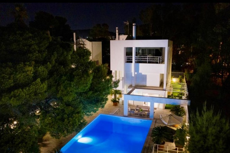 Realty photo 2
