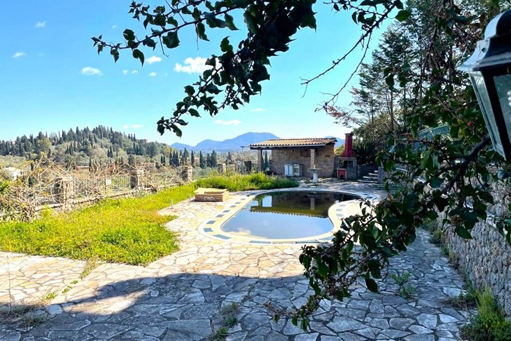 Realty photo 3