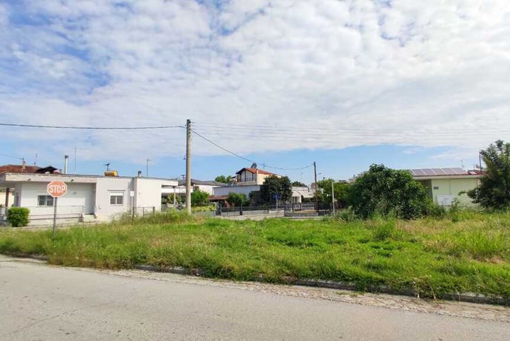 Realty photo 1