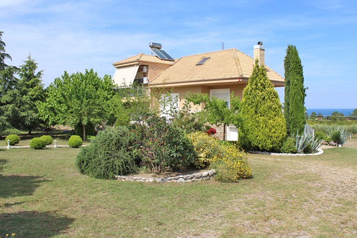 Realty photo 3