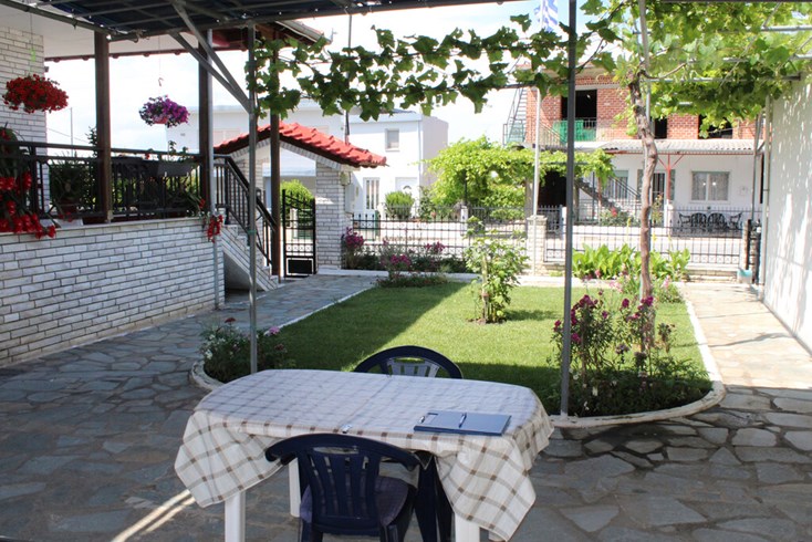 Realty photo 2