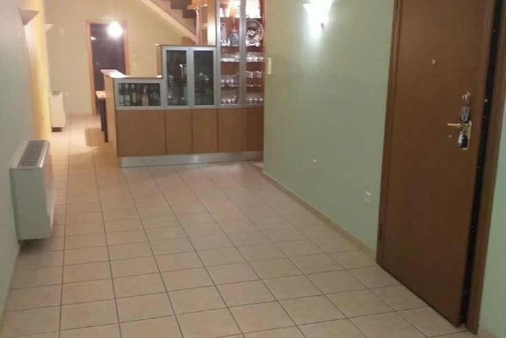 Realty photo 1