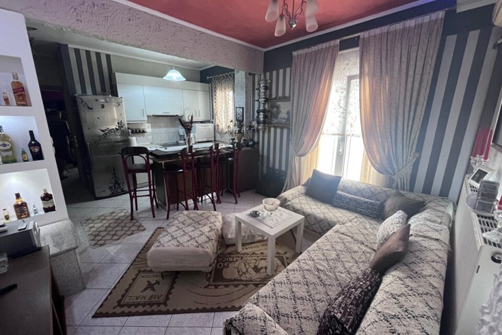Realty photo 1