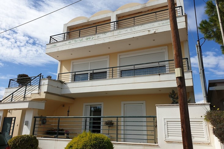 Realty photo 3