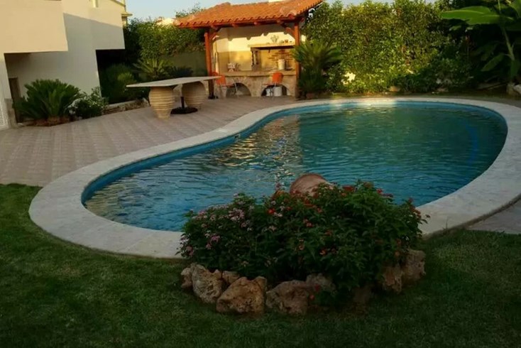 Realty photo 1