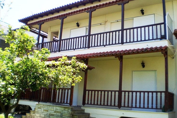 Realty photo 2