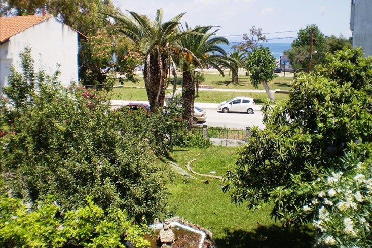 Realty photo 1