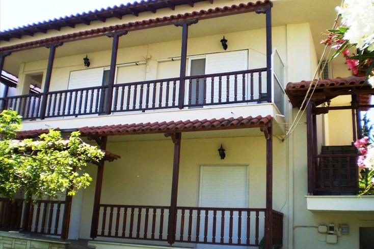 Realty photo 3