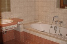 Property 558 photo 6