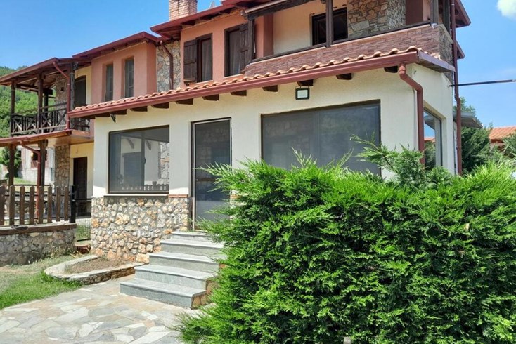 Realty photo 2