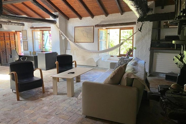 Realty photo 3
