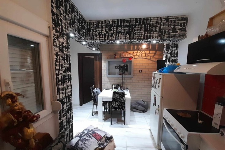 Realty photo 1