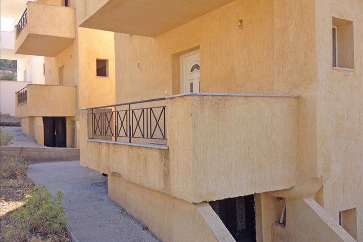 Realty photo 1