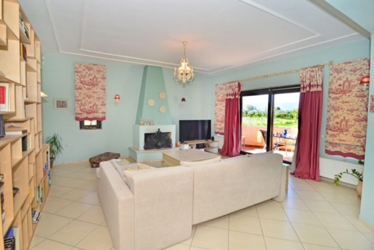 Realty photo 2