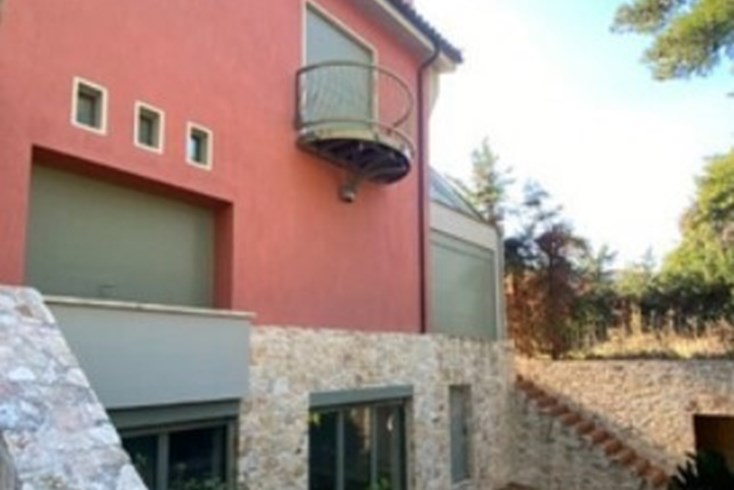 Realty photo 2