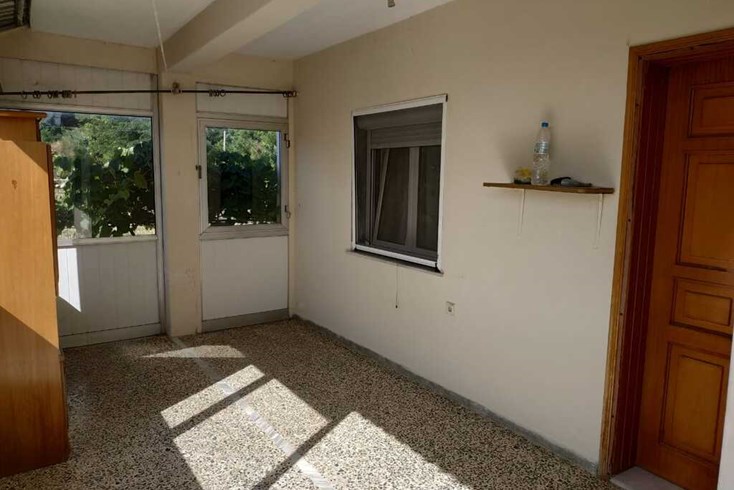 Realty photo 2