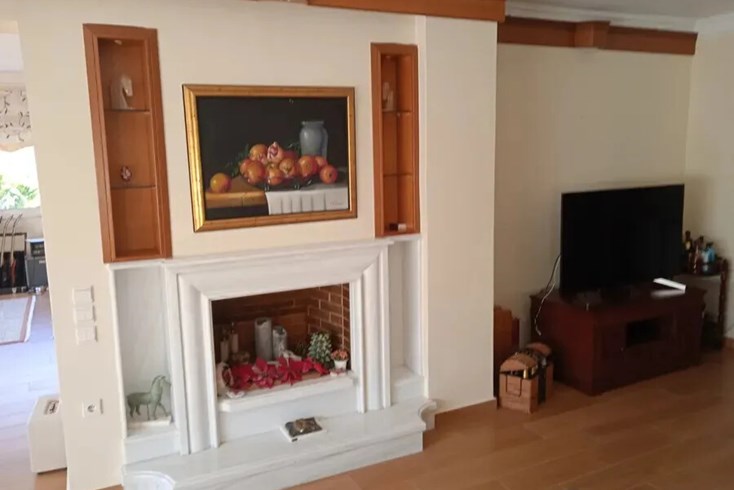 Realty photo 2