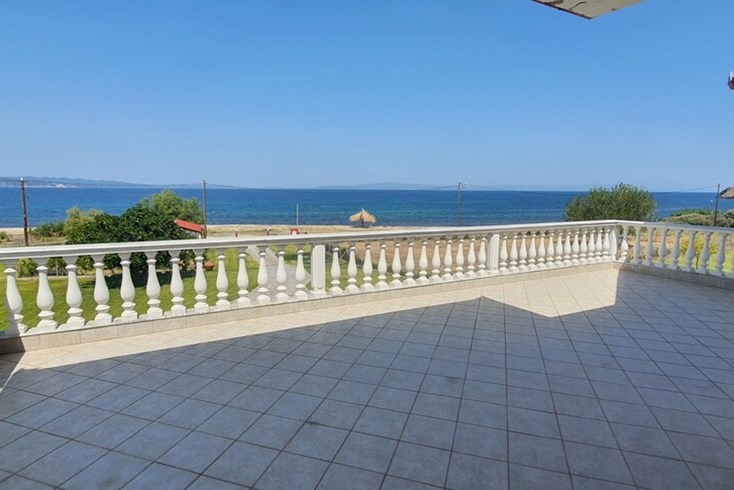 Realty photo 1