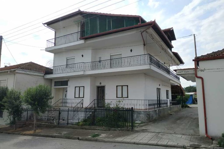 Realty photo 1