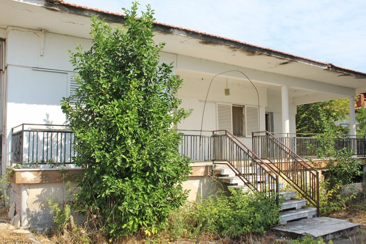 Realty photo 2