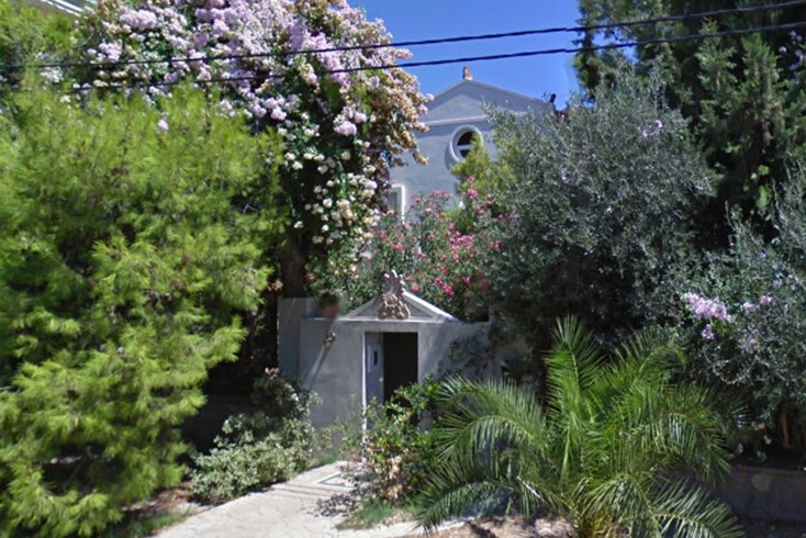 Realty photo 1