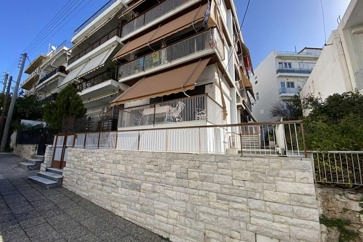Realty photo 1