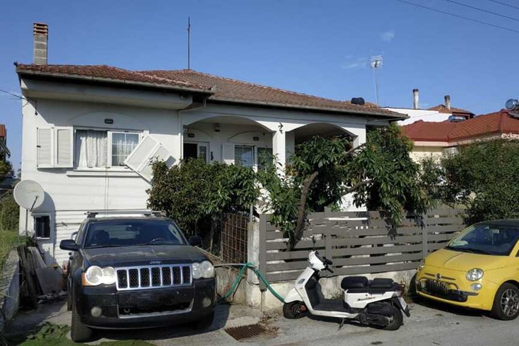 Realty photo 1
