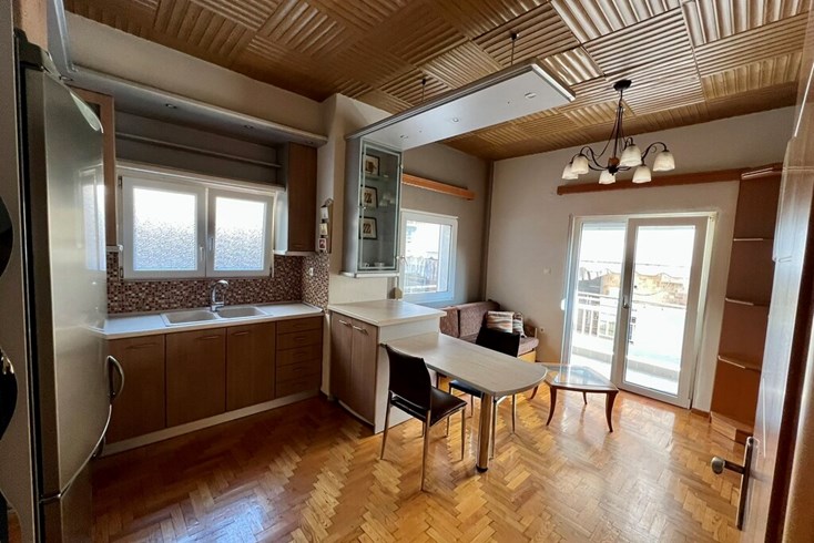 Realty photo 2