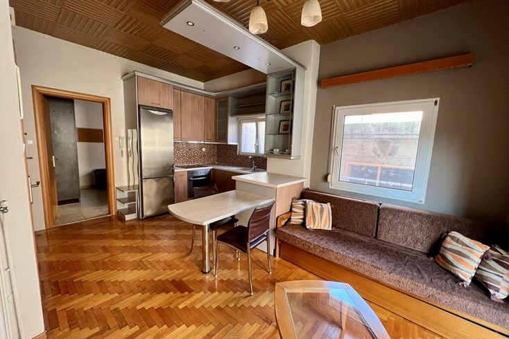 Realty photo 1