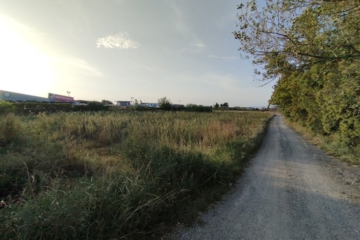 Realty photo 2