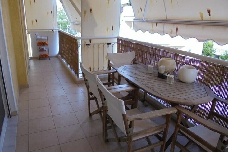 Realty photo 1