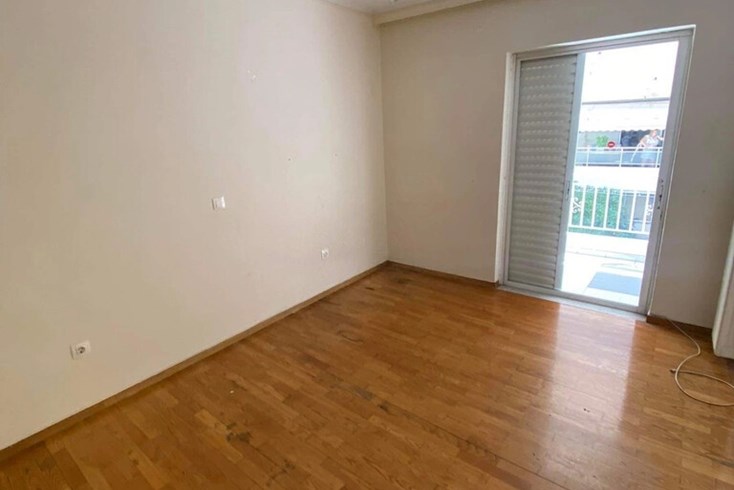 Realty photo 2