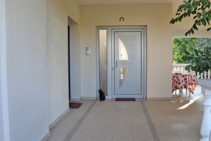 Realty photo 3