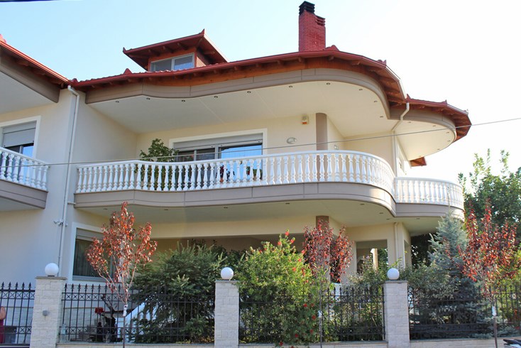 Realty photo 2
