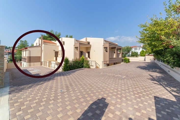 Realty photo 2