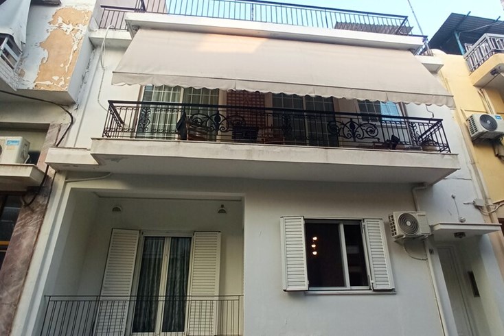 Realty photo 1