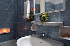 Property 5681 photo 17