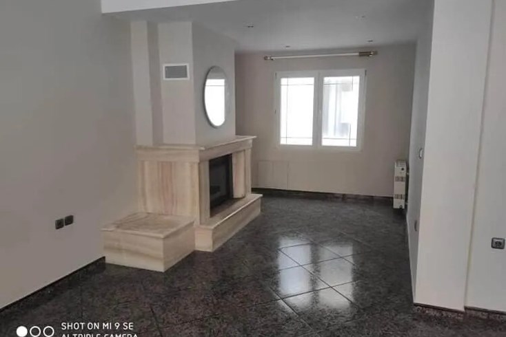 Realty photo 2