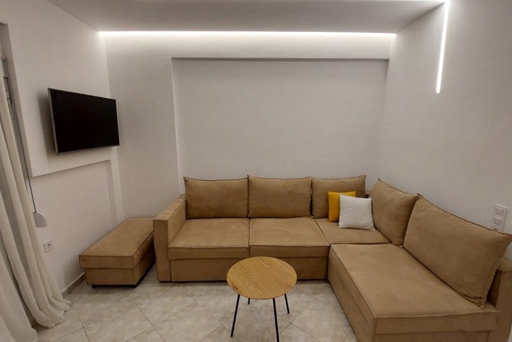 Realty photo 1
