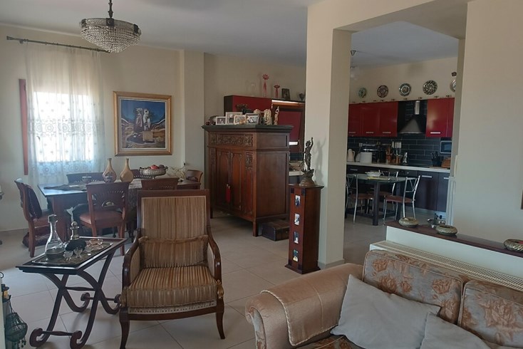 Realty photo 3