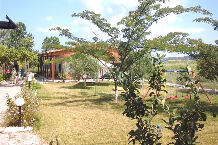 Realty photo 2