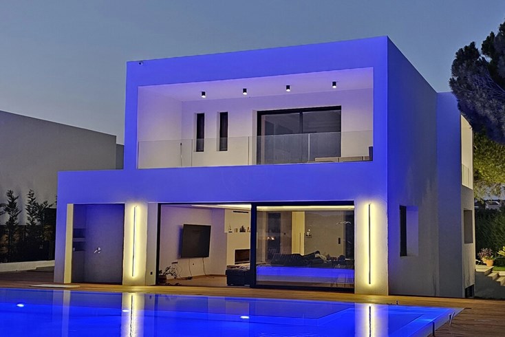 Realty photo 1