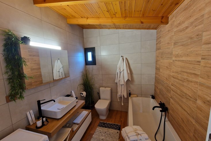 Realty photo 2