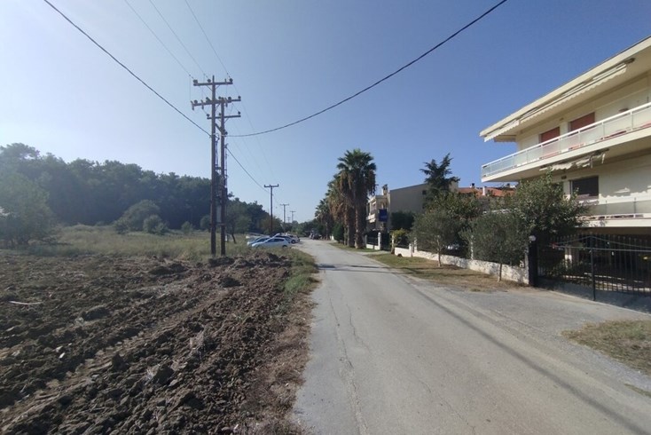 Realty photo 1