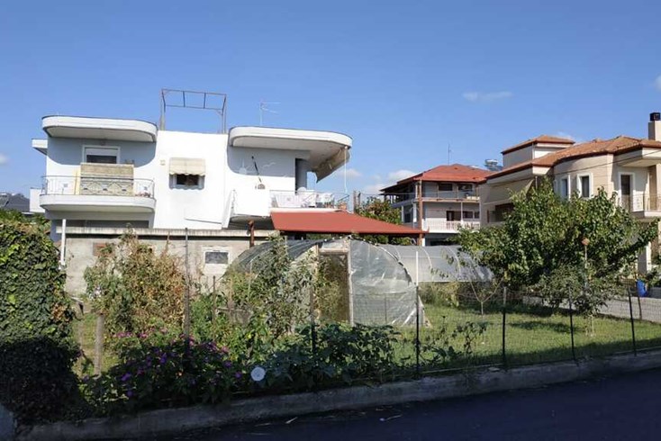 Realty photo 2