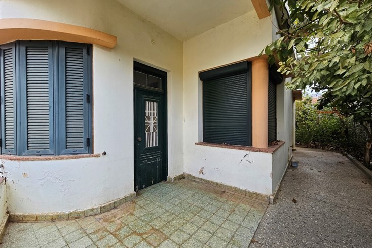 Realty photo 2