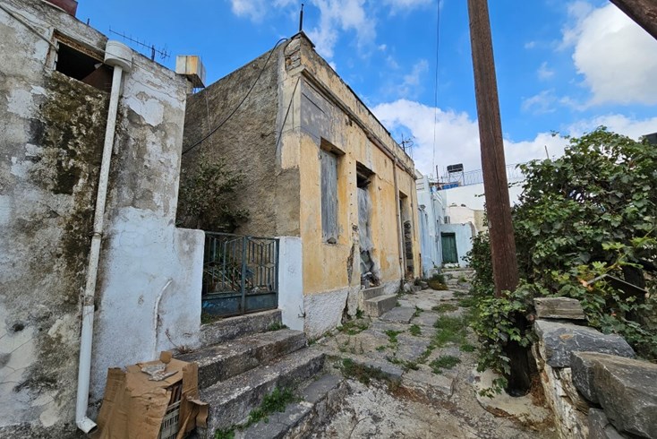 Realty photo 1