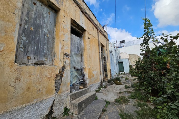 Realty photo 2